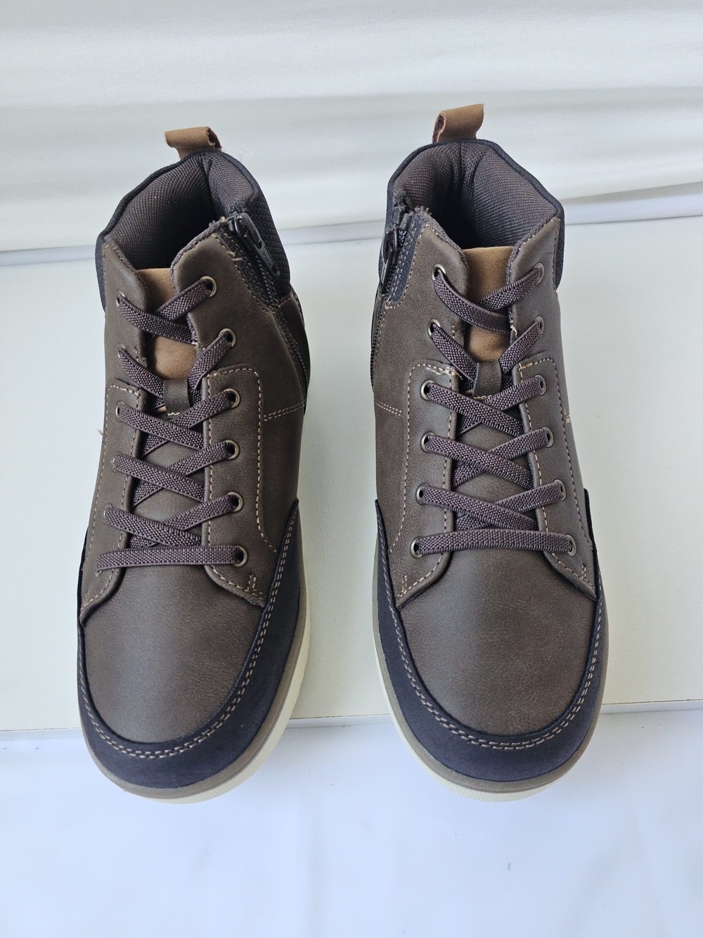 NWT Thereabouts "TH Asher" Boys High-Top Sneaker Boots - Size 4M (Chocolate)